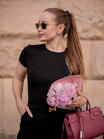 WOMEN'S SLIM T-SHIRT - BLACK